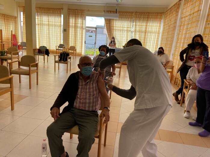 Vacunación de Covid en un centro sociosanitario/TA.